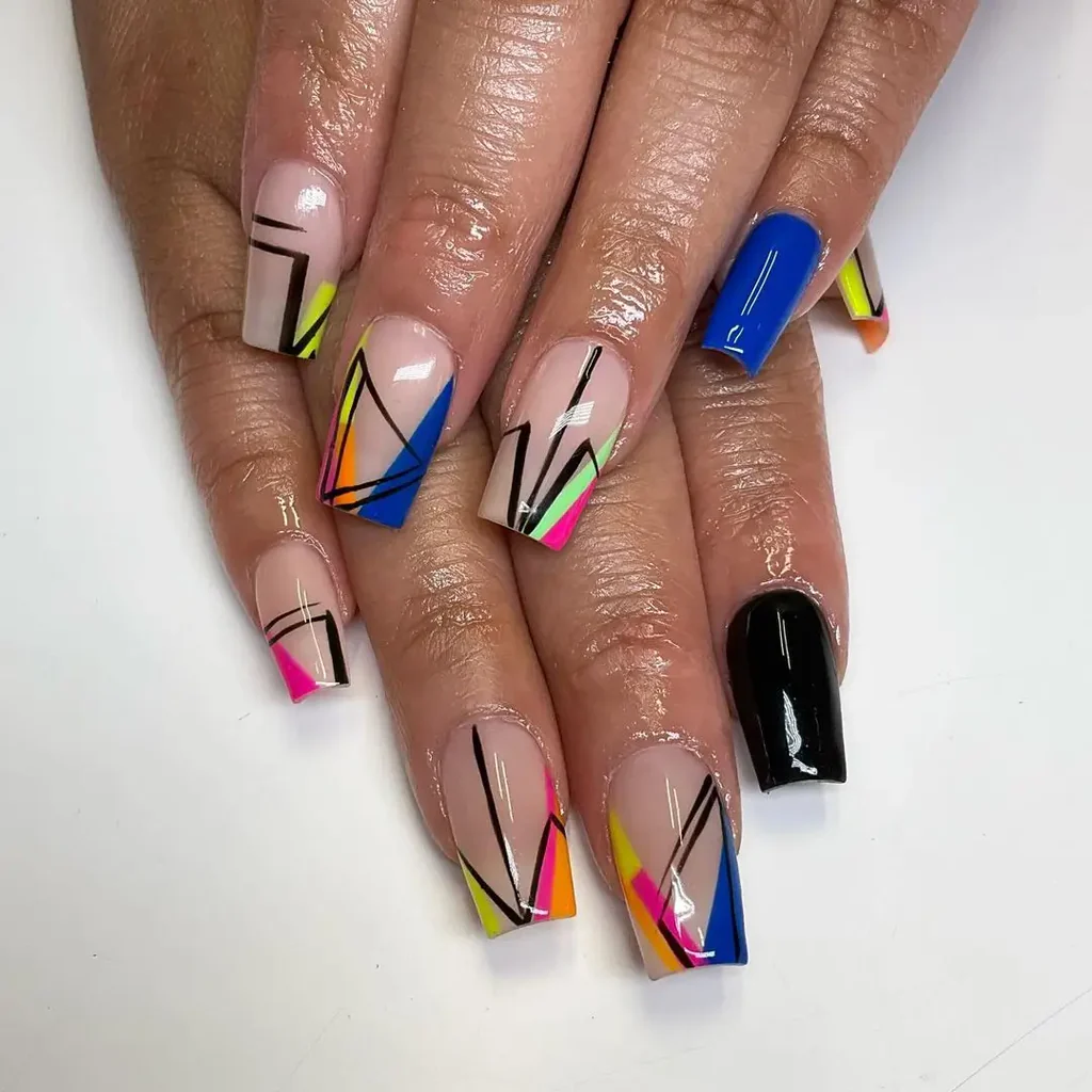 Geometric Lines – Modern Elegance