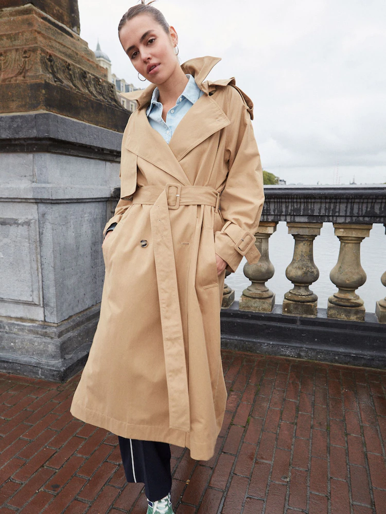 Belted Coats for a Defined Silhouette
